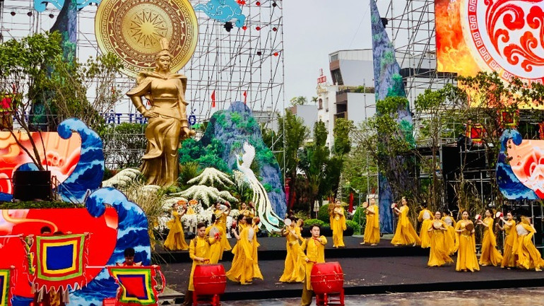 Truyền thống lịch sử oai hùng của mảnh đất, con người Hải Phòng luôn được lưu giữ, phát huy mạnh mẽ trong xây dựng và phát triển.