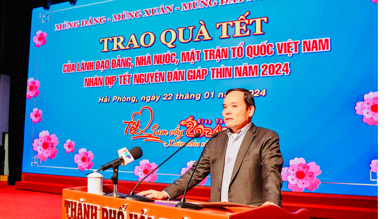Phó Thủ tướng Trần Lưu Quang phát biểu tại chương trình "Tết sum vầy - Xuân chia sẻ 2024" tại thành phố Hải Phòng.