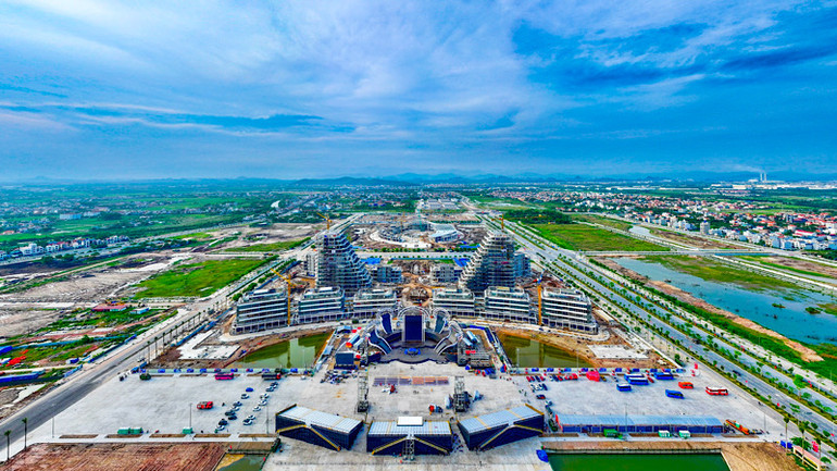 Trung tâm Chính trị - Hành chính, Trung tâm Hội nghị - Biểu diễn, cùng hệ thống hạ tầng kỹ thuật đồng bộ Khu đô thị mới Bắc sông Cấm là công trình trọng điểm lớn của thành phố Hải Phòng.