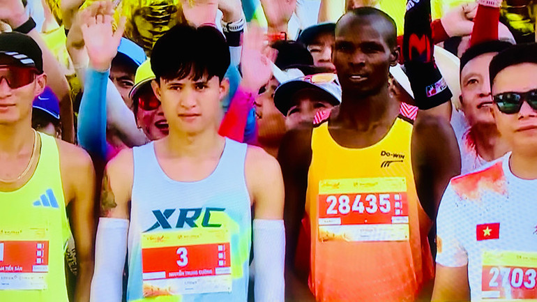 Nhiều runners nổi tiếng trong nước và quốc tế tham dự giải chạy.