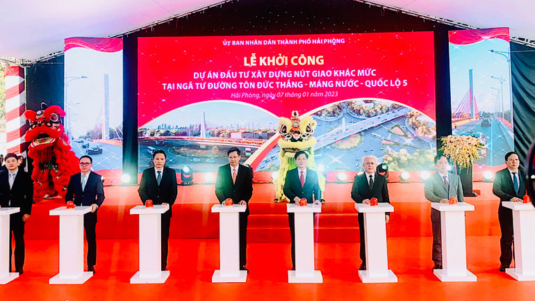 Dự án nút giao thông khác mức tại ngã tư giao cắt giữa đường Tôn Đức Thắng-đường Máng Nước và quốc lộ 5 được khởi công từ tháng 1/2023.