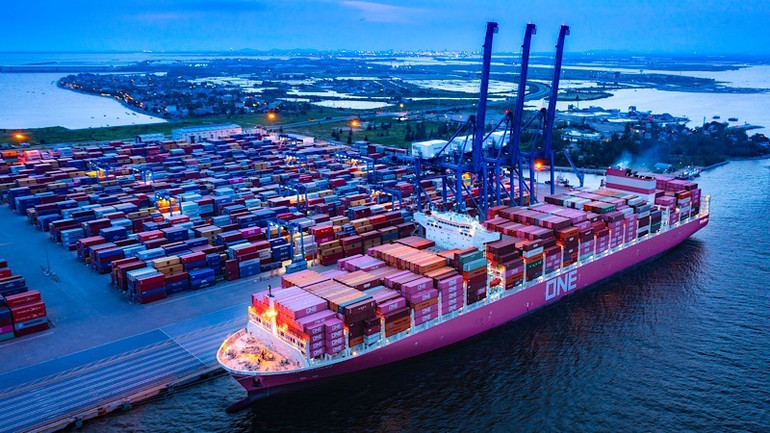 Cảng biển, logistics luôn là thế mạnh của Hải Phòng cần phải phát huy.