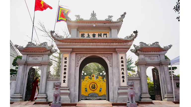 Cổng vào Di tích Quốc gia Phạm Thượng Quận.