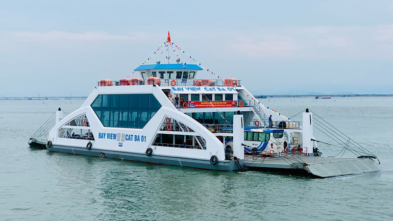 Phà biển Bay View Cát Bà đi vào hoạt động trên tuyến Đồng Bài-Cái Viềng.