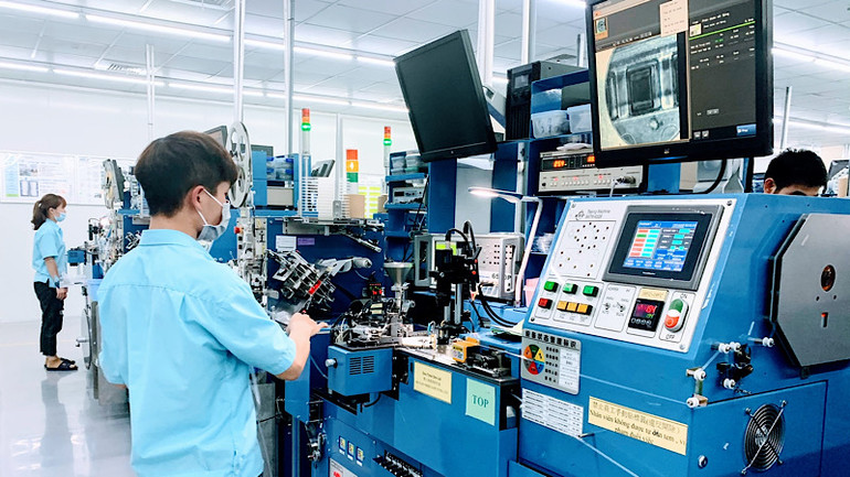 Sản xuất tại nhà máy của doanh nghiệp Trung Quốc trong Khu công nghiệp VSIP Hải Phòng.