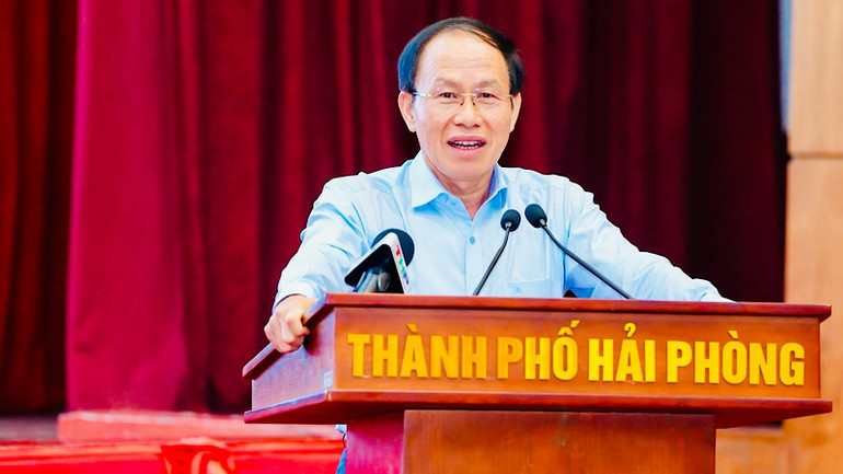 Bí thư Thành ủy Hải Phòng Lê Tiến Châu phát biểu tại cuộc gặp mặt báo chí.