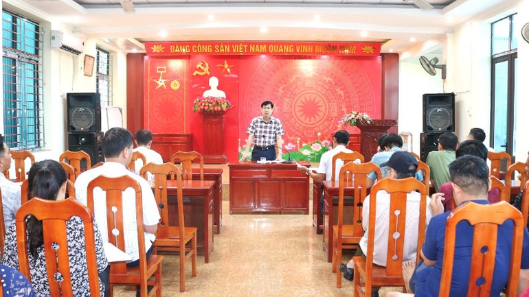 Ủy ban nhân dân huyện Thủy Nguyên đối thoại với các hộ dân phải thu hồi đất tại xã Thủy Đường. Ủy ban nhân dân huyện Thủy Nguyên đối thoại với các hộ dân phải thu hồi đất tại xã Thủy Đường.