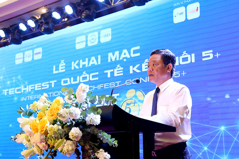Giám đốc Sở Khoa học và Công nghệ Hải Phòng Trần Quang Tuấn phát biểu tại lễ khai mạc Techfest kết nối Vùng duyên hải Bắc Bộ.