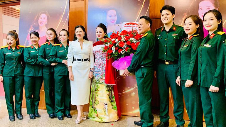 Chúc mừng Nghệ sĩ nhân dân Nhật Thuận được vinh danh