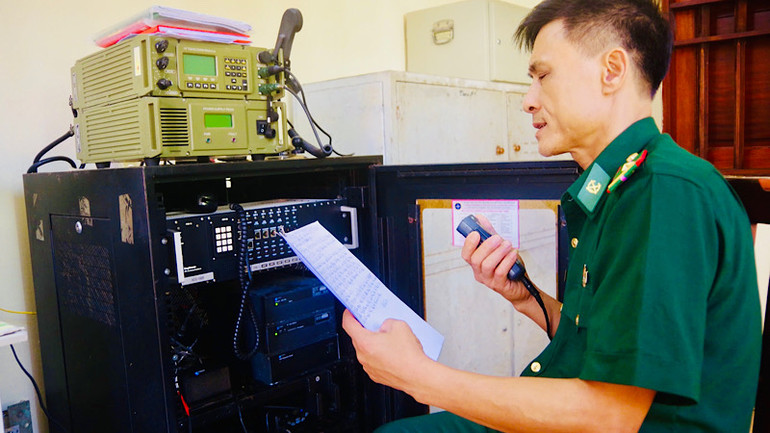 Đồn Biên phòng Bạch Long Vĩ kêu gọi tàu thuyền vào tránh trú bão số 3.