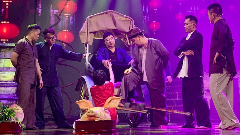 Các nhân vật "giang hồ" trong Bỉ vỏ trên sân khấu nhạc kịch. Các nhân vật "giang hồ" trong Bỉ vỏ trên sân khấu nhạc kịch.