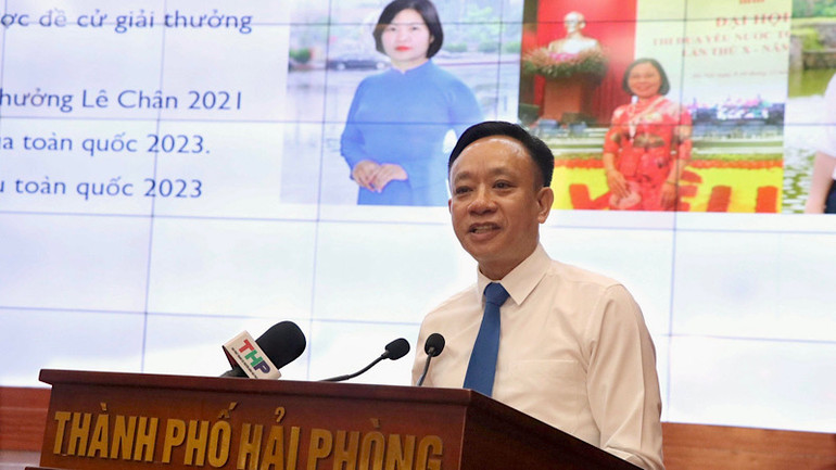 Phó Giáo sư, Tiến sĩ Phạm Xuân Dương nêu ý kiến tại đối thoại.