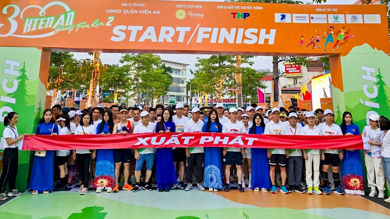 Giải chạy marathon "Kien An Charity fun run 2-2024" chào mừng 30 năm thành lập quận Kiến An.