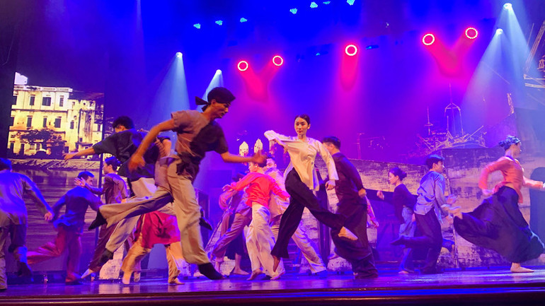 Vở ca kịch "Bỉ vỏ" được Đoàn Ca múa Hải Phòng dàn dựng thành công trên sân khấu Hải Phòng.