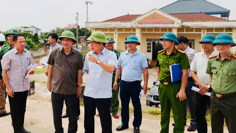 Lãnh đạo thành phố Hải Phòng đi kiểm tra đôn đốc công tác phòng chống bão số 3.