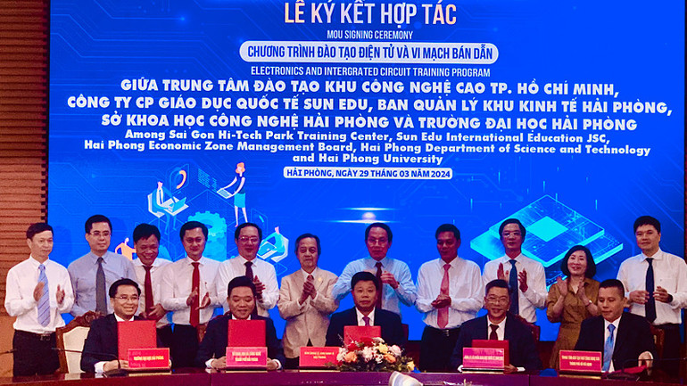 Ký kết hợp tác đào tạo nguồn nhân lực thiết kế vi mạch giữa 5 đơn vị.