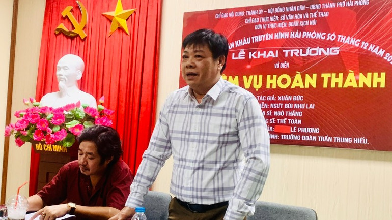 Trưởng Đoàn Kịch nói Hải Phòng Trần Trung Hiếu chia sẻ về vở diễn.