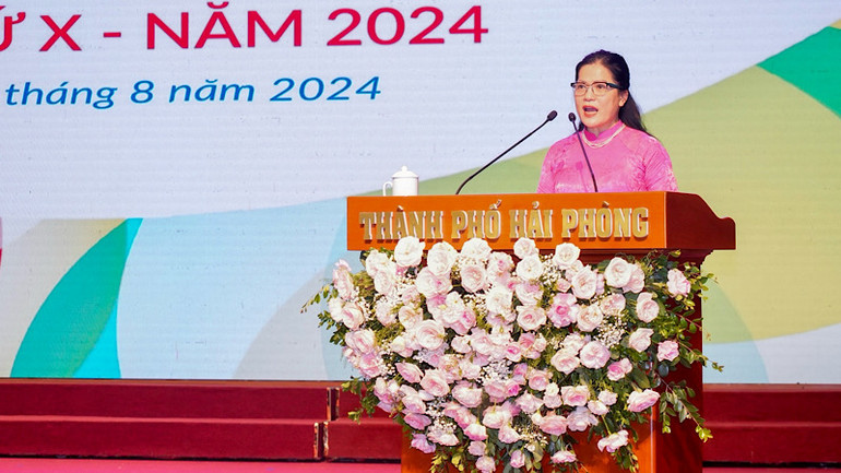 Thứ trưởng Giáo dục và Đào tạo Nguyễn Thị Kim Chi, Trưởng Ban Chỉ đạo Hội khỏe Phù Đổng toàn quốc lần thứ 10 phát biểu tại lễ bế mạc.