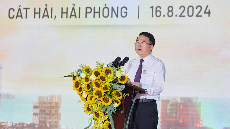 Phó Chủ tịch Ủy ban nhân dân thành phố Hải Phòng Lê Khắc Nam phát biểu tại lễ khởi công.