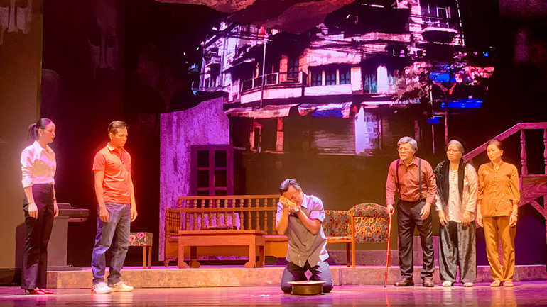 Những sai lầm của thành viên trong gia đình phải trả giá.