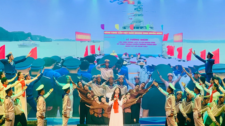 Các tiết mục văn nghệ tại lễ kỷ niệm.