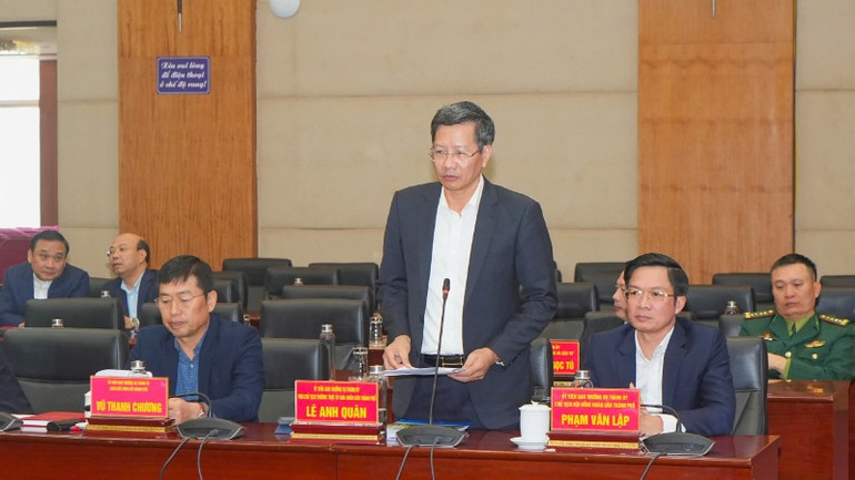 Phó Chủ tịch Thường trực Ủy ban nhân dân thành phố Hải Phòng Lê Anh Quân phát biểu tại Hội nghị. Phó Chủ tịch Thường trực Ủy ban nhân dân thành phố Hải Phòng Lê Anh Quân phát biểu tại Hội nghị.