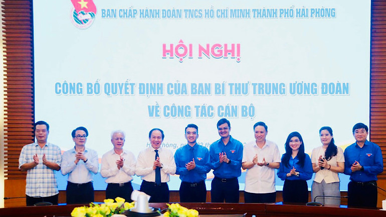 Lãnh đạo Thành ủy Hải Phòng và Trung ương Đoàn chúc mừng tân Bí thư Thành Đoàn Hải Phòng.