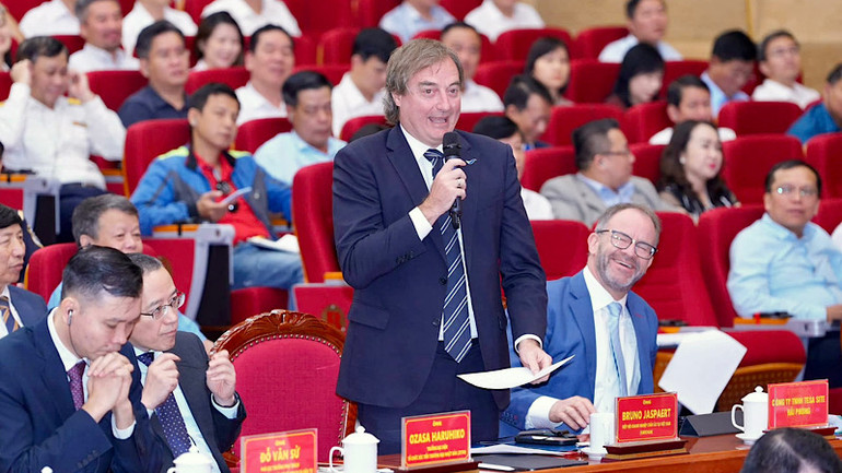 Chủ tịch EuroCham Việt Nam Bruno Jaspaert phát biểu tại đối thoại.