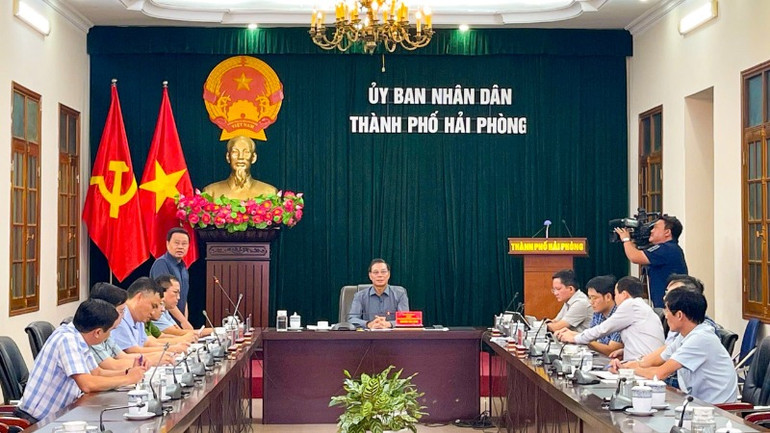 Chủ tịch Ủy ban nhân dân thành phố Hải Phòng chủ trì họp với các ngành, địa phương về công tác cưỡng chế thu hồi đất tại Công ty cổ phần May Hai.