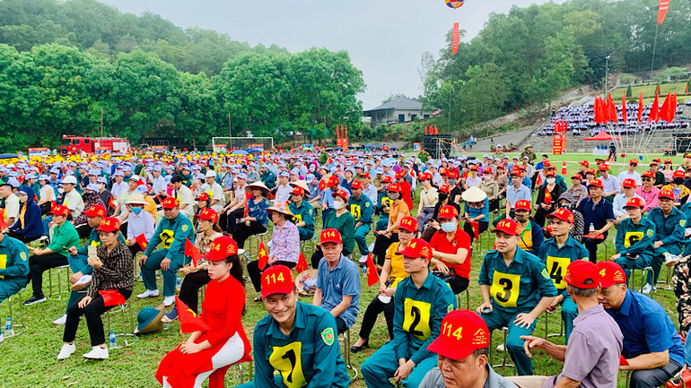 Đông đảo người dân tham gia Hội thi nghiệp vụ chữa cháy và cứu nạn, cứu hộ "Tổ liên gia an toàn phòng cháy, chữa cháy" huyện Thủy Nguyên năm 2024.