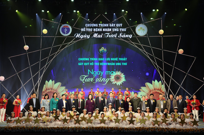 Các đại biểu tham gia chương trình giao lưu. Các đại biểu tham gia chương trình giao lưu.