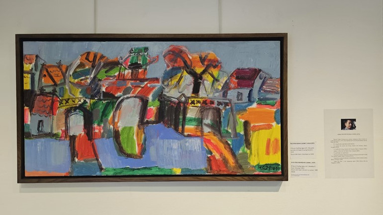 Tranh acrylic trên toan "Ô Quan Chưởng ngày mới" của họa sĩ Nguyễn Nghĩa Cường. (Ảnh: MINH DUY)