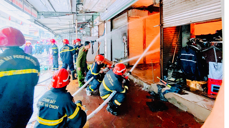 Chủ động ngăn chặn kịp thời các vụ cháy xảy ra trên địa bàn. Chủ động ngăn chặn kịp thời các vụ cháy xảy ra trên địa bàn.