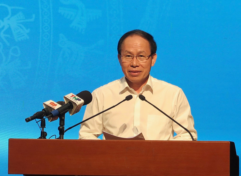 Bí thư Thành ủy Hải Phòng Lê Tiến Châu trao đổi với công nhân lao động Bí thư Thành ủy Hải Phòng Lê Tiến Châu trao đổi với công nhân lao động