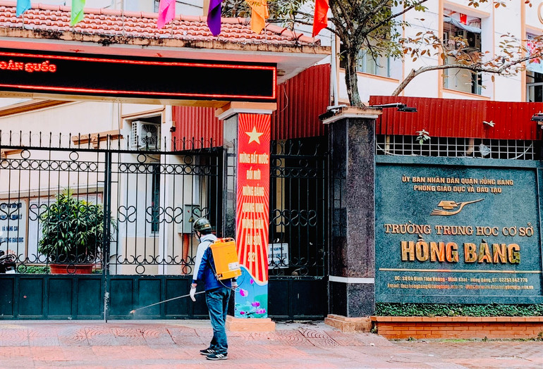 Hiện tại Trường Trung học cơ sở Hồng Bàng đã xuất hiện chùm ca mắc Covid-19 trong học sinh và giáo viên.