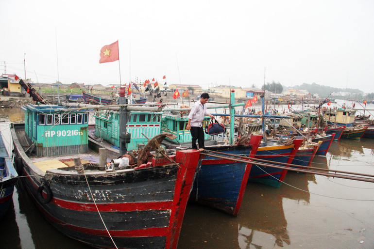 Các địa phương và các ngành chức năng tăng cường các biện pháp quản lý tàu cá trên đại bàn.