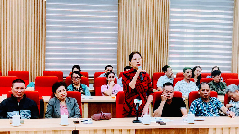 Các hộ kinh doanh bày tỏ tâm tư nguyện vọng tại đối thoại.