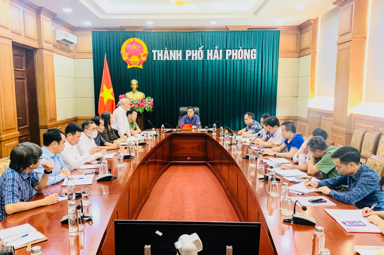 Chủ tịch Ủy ban nhân dân thành phố Hải Phòng và các cơ quan, ban, ngành chức năng họp triển khai các biện pháp bảo đảm hoạt động của Ngân hàng SCB tại Hải Phòng.