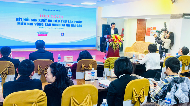 Giám đốc Sở Công thương Hải Phòng Nguyễn Văn Thành chia sẻ tại hội nghị.