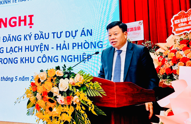 Trưởng Ban Quản lý Khu kinh tế Hải Phòng Lê Trung Kiên phát biểu tại hội nghị trao giấy chứng nhận đầu tư.
