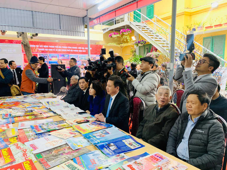 Quang cảnh Hội báo Xuân Quý Mão Hải Phòng 2023.