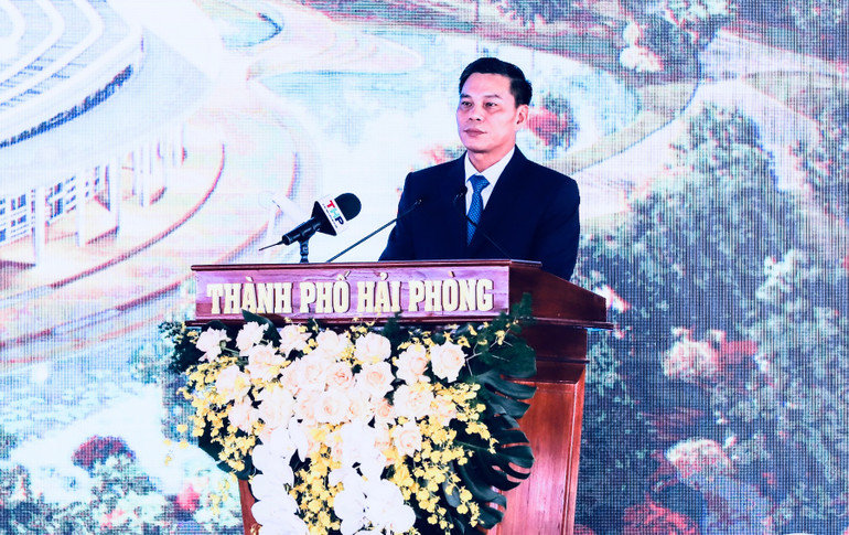 Chủ tịch Ủy ban nhân dân thành phố Hải Phòng Nguyễn Văn Tùng phát biểu tại lễ khởi công.