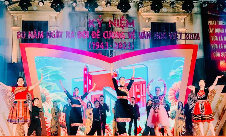 Tiết mục Hành khúc người chiến sĩ văn hoá.