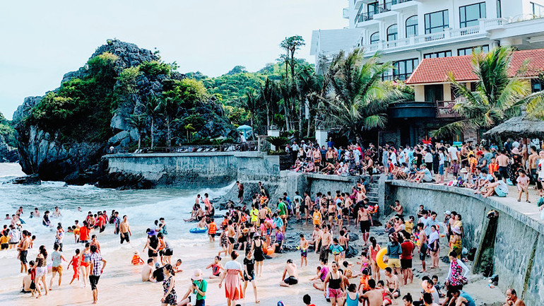 Hoạt động du lịch dịch vụ của Hải Phòng có nhiều tín hiệu tích cực. Hoạt động du lịch dịch vụ của Hải Phòng có nhiều tín hiệu tích cực.