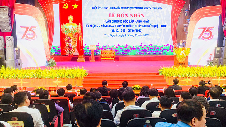 Bí thư Thành ủy Hải Phòng Lê Tiến Châu phát biểu tại lễ kỷ niệm 75 năm Ngày truyền thống Thủy Nguyên quật khởi. Bí thư Thành ủy Hải Phòng Lê Tiến Châu phát biểu tại lễ kỷ niệm 75 năm Ngày truyền thống Thủy Nguyên quật khởi.