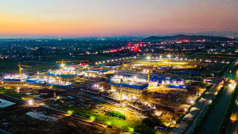 Khu Trung tâm Chính trị-Hành chính tại Khu đô thị mới Bắc sông Cấm đang được khẩn trương hoàn thiện.