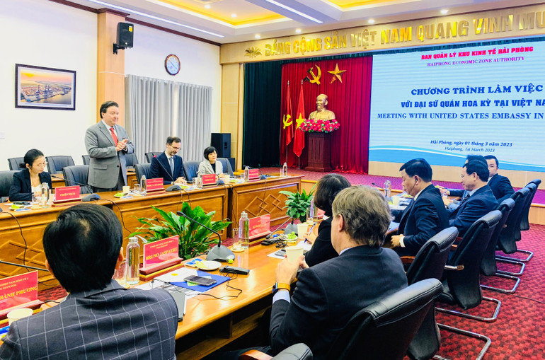 Đoàn Đại sứ quán Hoa Kỳ làm việc với Ban Quản lý Khu kinh tế Hải Phòng.