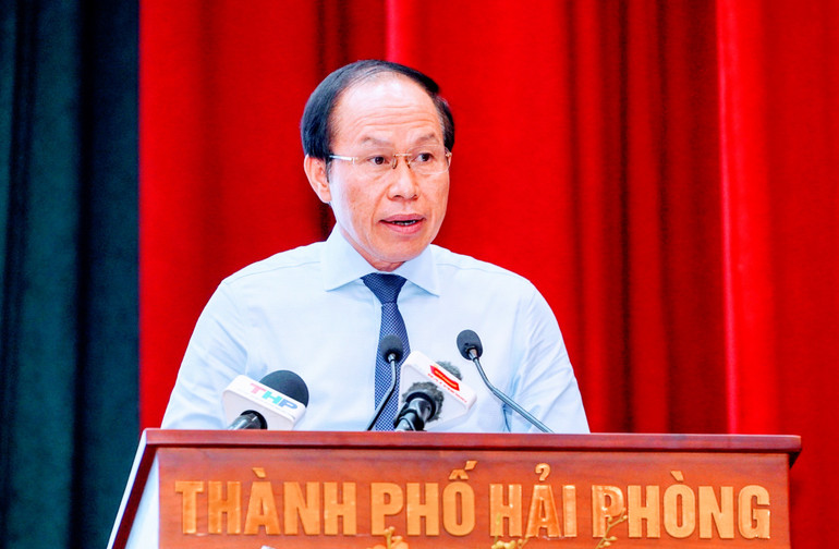 Ủy viên Trung ương Đảng, Bí thư Thành ủy Hải Phòng Lê Tiến Châu phát biểu tại hội nghị.