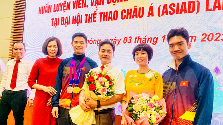 Thành tích của Phạm Cao Sơn có sự đóng góp quan trọng của gia đình, lãnh đạo Sở Văn hóa-Thể thao và Trung tâm Huấn luyện và Thi đấu thể dục thể thao Hải Phòng.