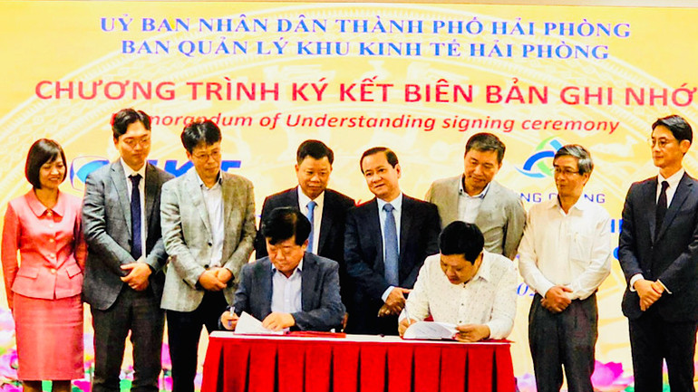 Ký kết các biên bản ghi nhớ hợp tác giữa doanh nghiệp FDI và doanh nghiệp hỗ trợ.